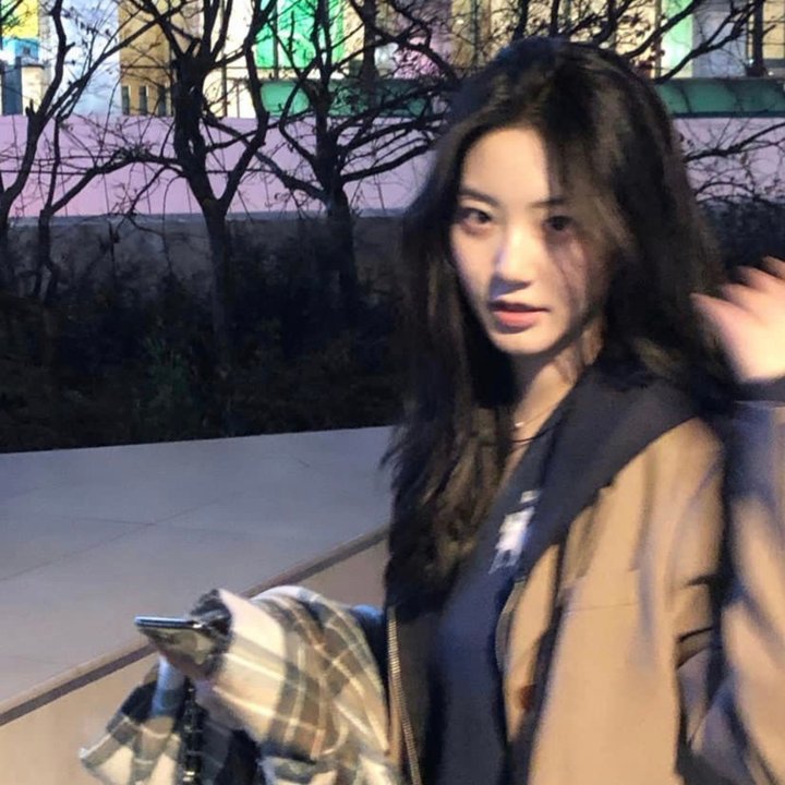 湖畔的女人们